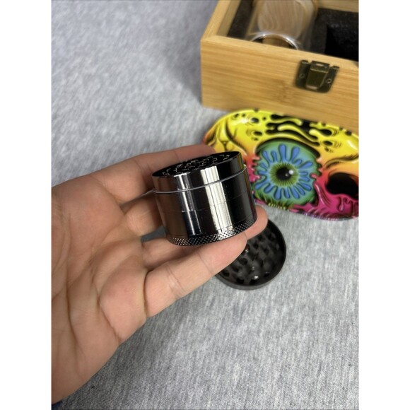 Bamboo Stash box, Skull Design - Picture 12 of 16